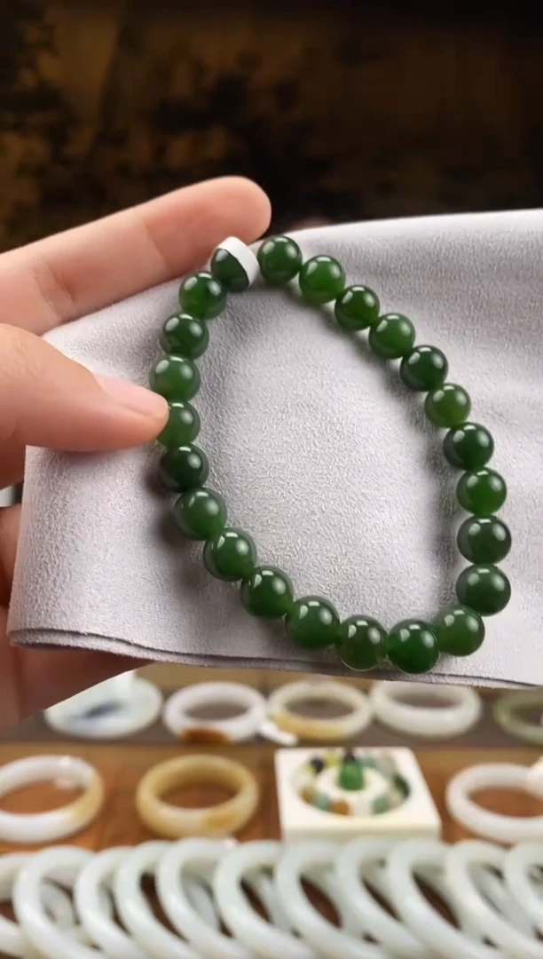 未镶嵌手链和田玉老俄7 菠菜绿 8mm