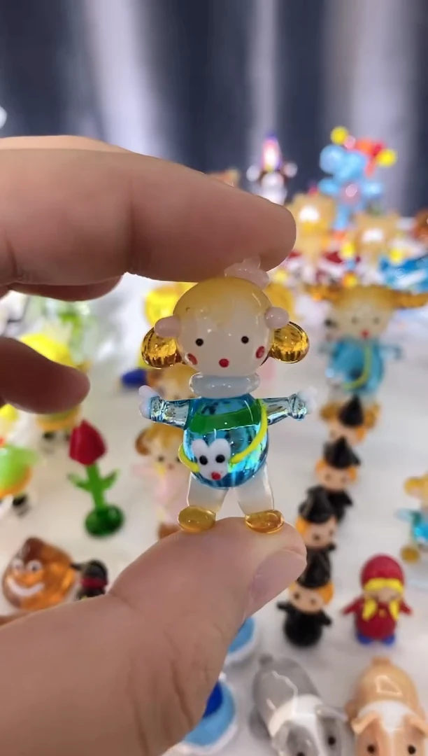 琉璃手工艺品小女孩