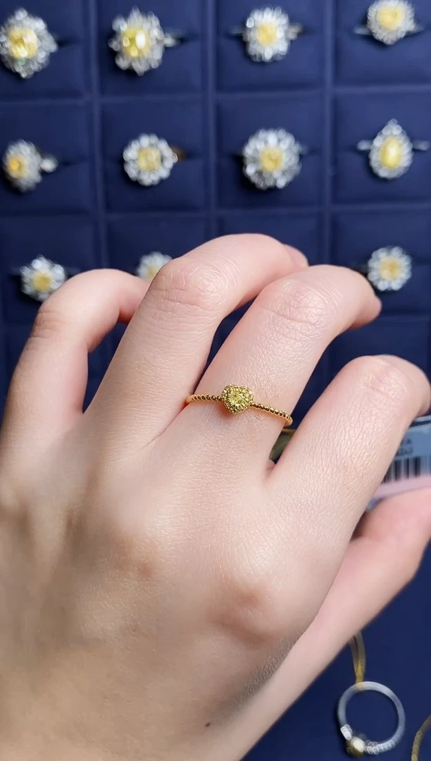 18K金镶嵌戒指钻石2