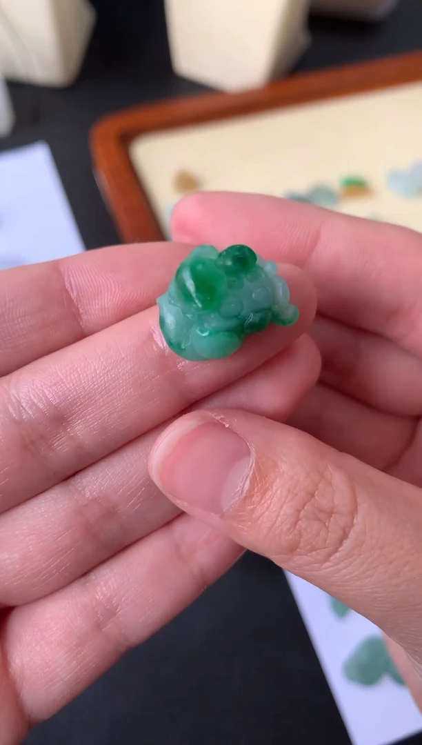 【闪购商品】定制翡翠未镶嵌翡翠