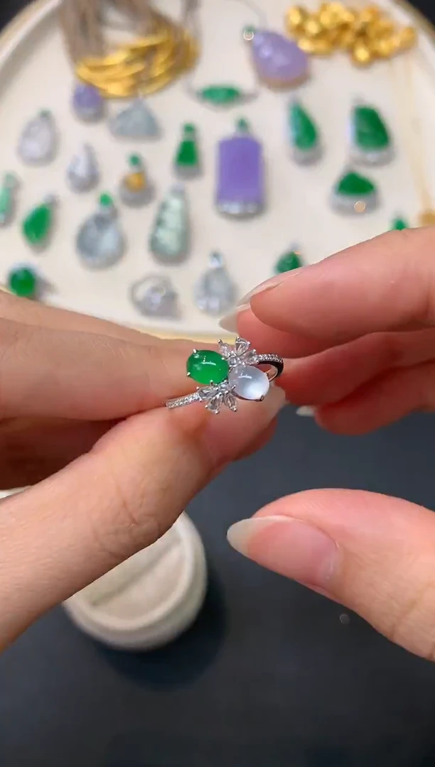 18K金镶嵌戒指翡翠W907|3800