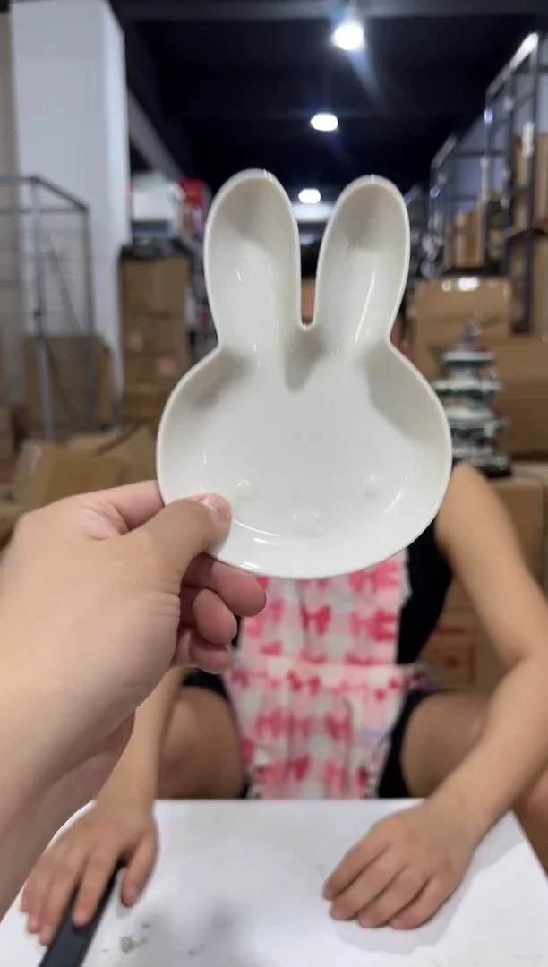 瓷片小号白色米菲兔盘子