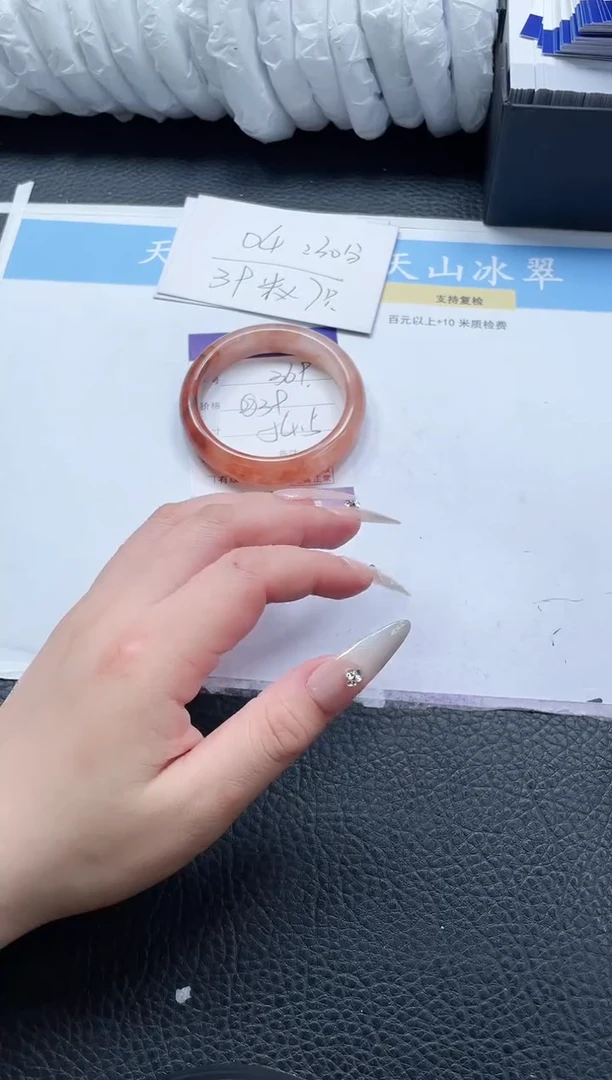 【闪购商品】石英质玉手镯未镶嵌369-54