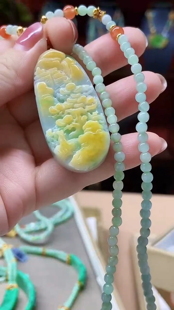 颈饰未镶嵌翡翠吊坠