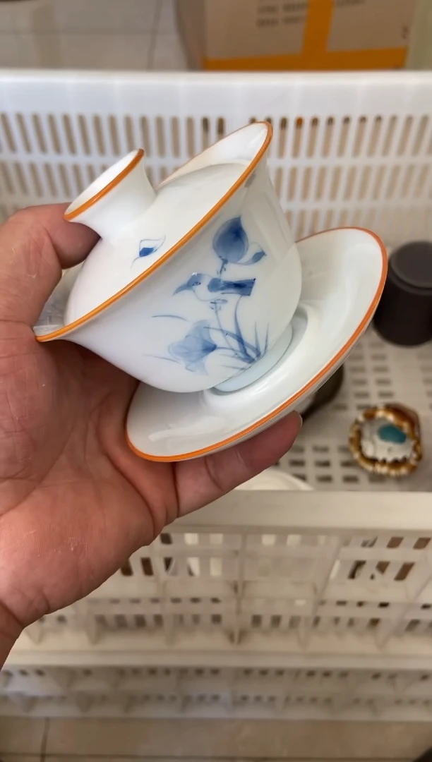 杯无运费险有瑕疵的摄影的产品有使用过的痕迹有点脏介意勿拍