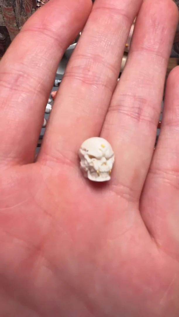 【闪购商品】鹿骨吊坠雕刻恶灵