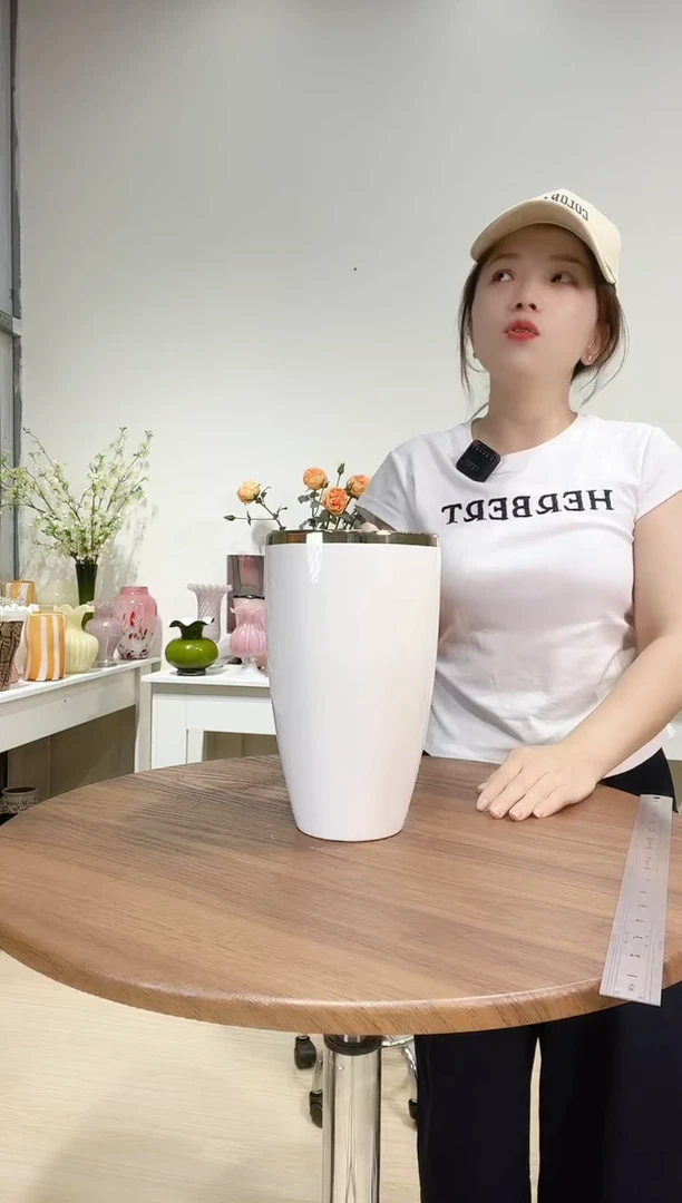 9526 白陶瓷花瓶