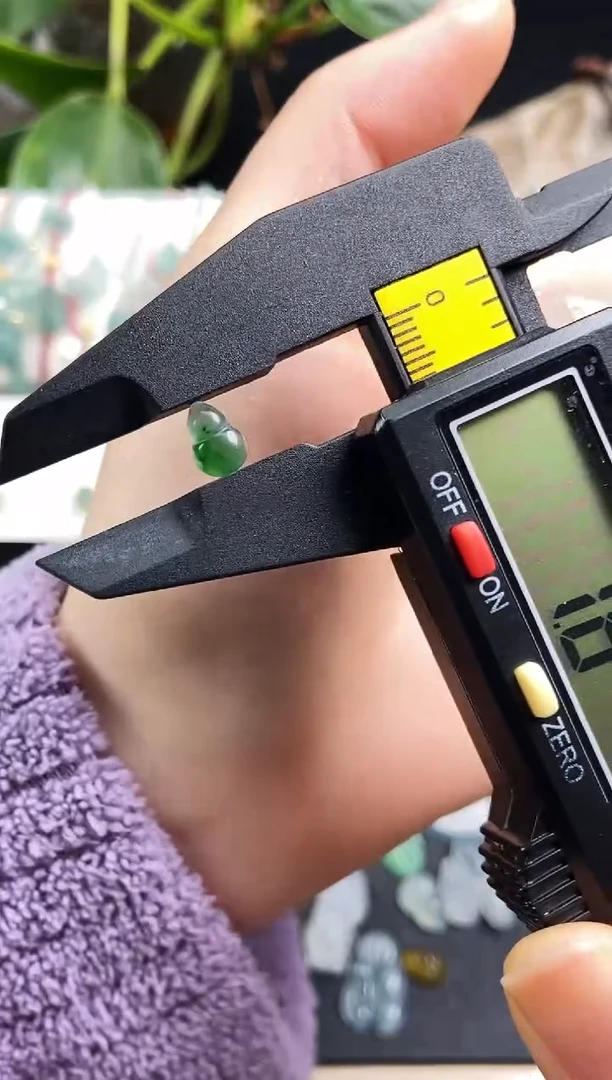 【闪购商品】翡翠吊坠(不含链)未镶嵌葫芦