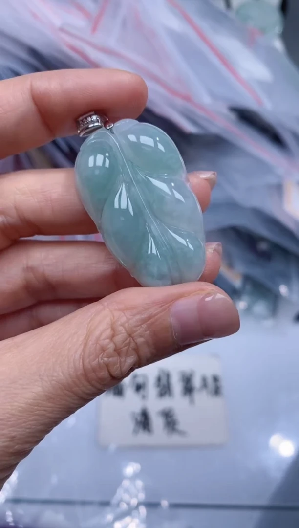 颈饰银S925镶嵌翡翠吊坠