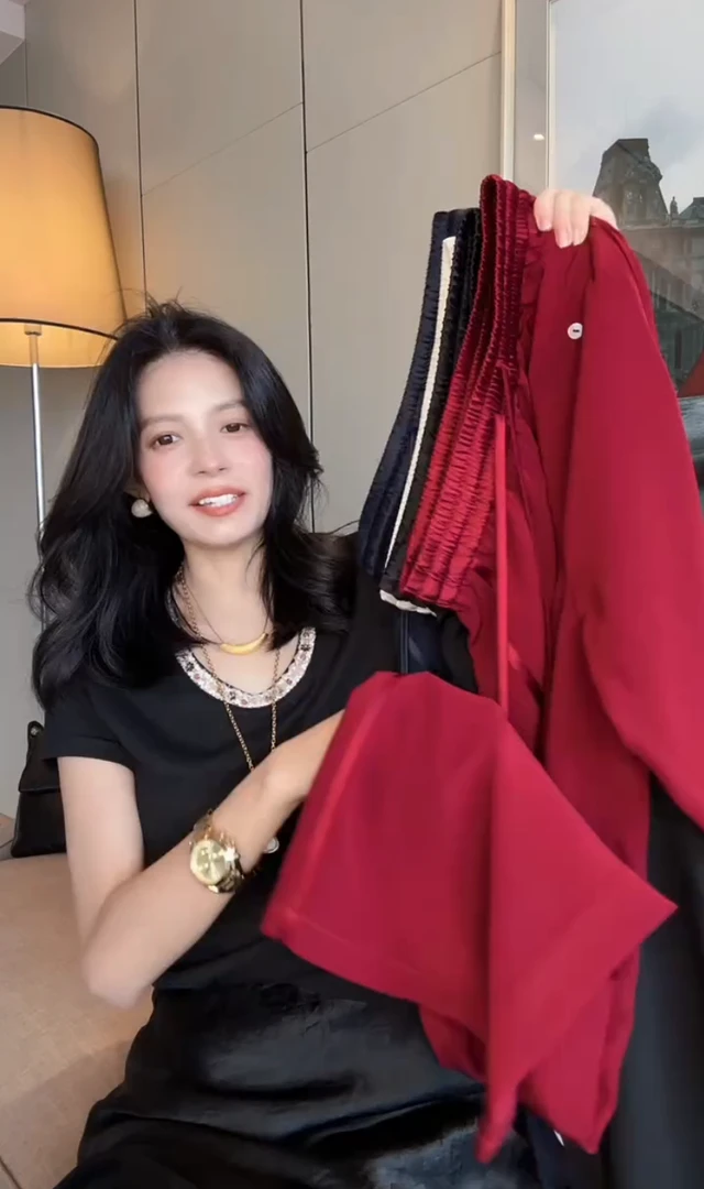 欧货2025夏高级松弛慵懒感时髦休闲百搭防晒垂感阔腿拖地长裤女