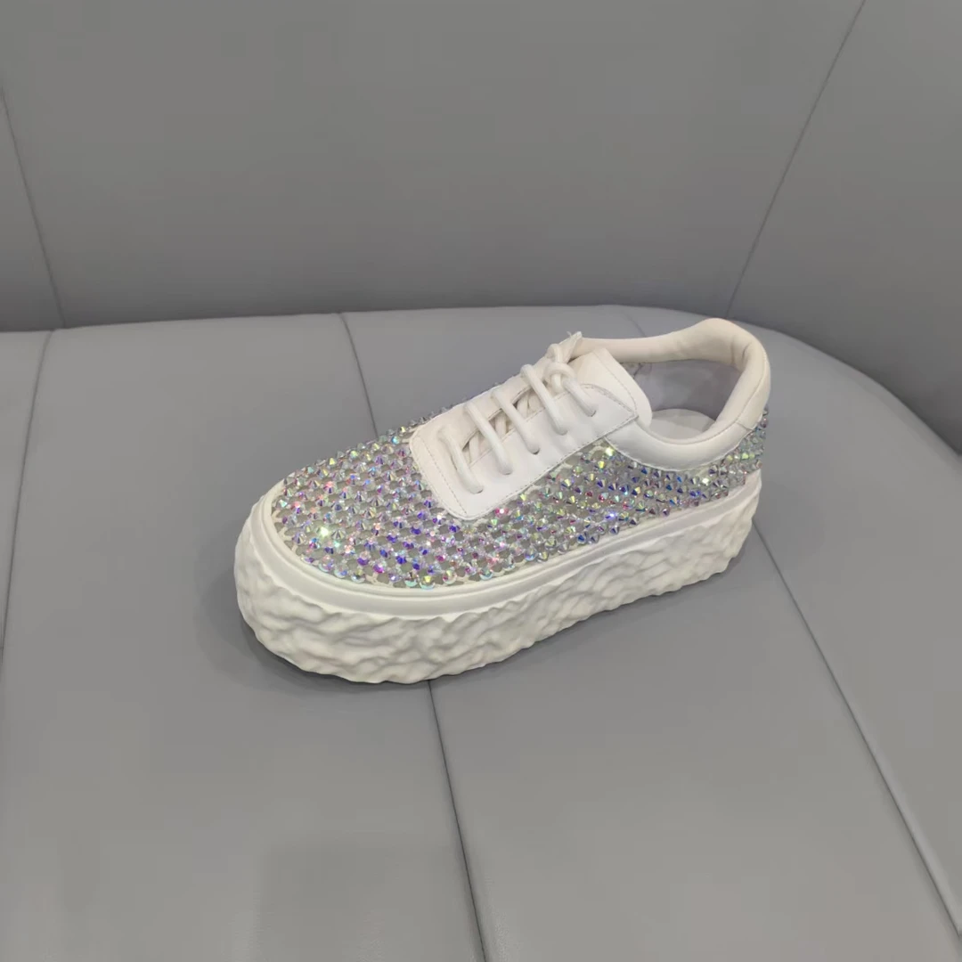 JISEAS/2025春夏季新款休闲百搭鞋L镂空水钻时尚百搭女鞋15A3057