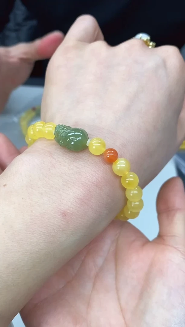 蜜蜡颈饰未镶嵌手串