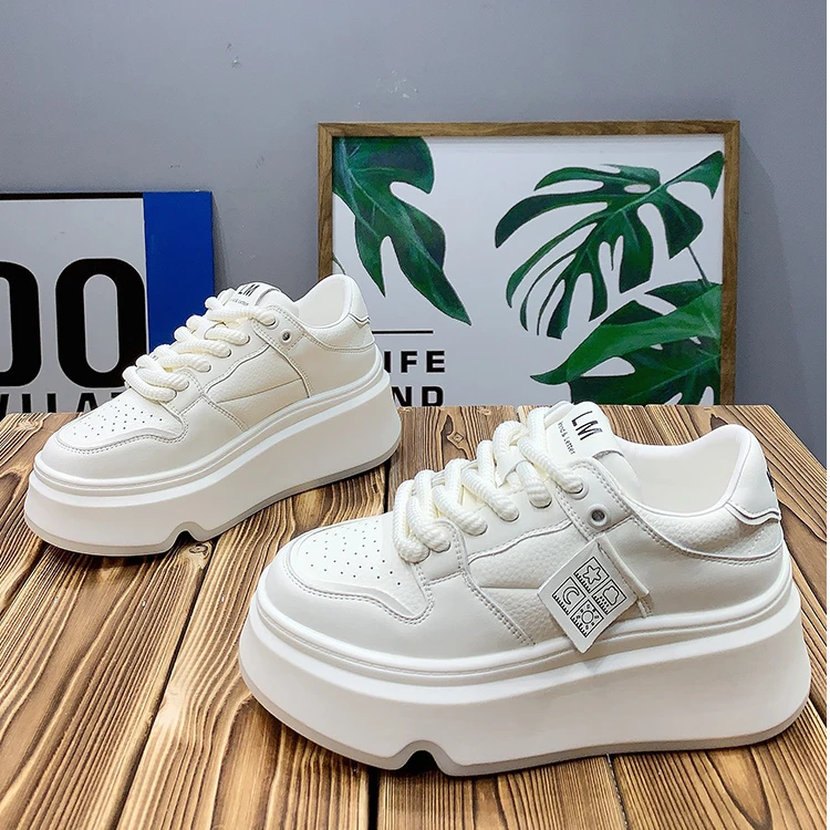 透气松糕厚皮小白鞋女2025秋冬新款小个子运动休闲板鞋潮百搭