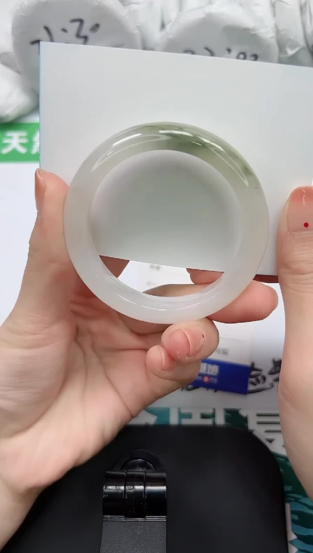 【闪购商品】石英质玉手镯未镶嵌K88-52