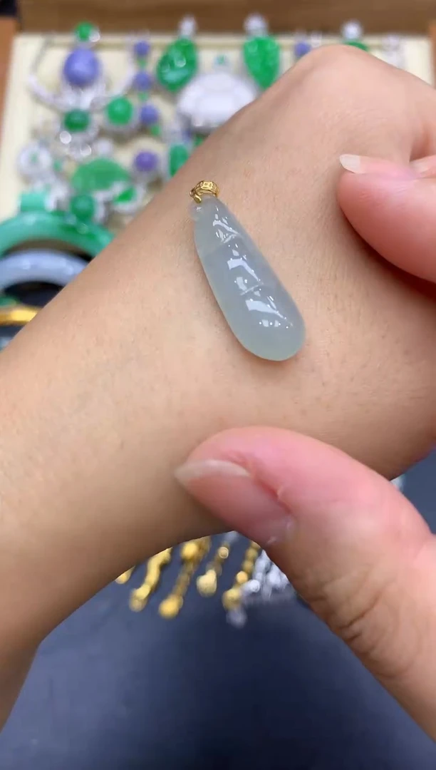 翡翠18K金镶嵌颈饰10-中国好珍宝