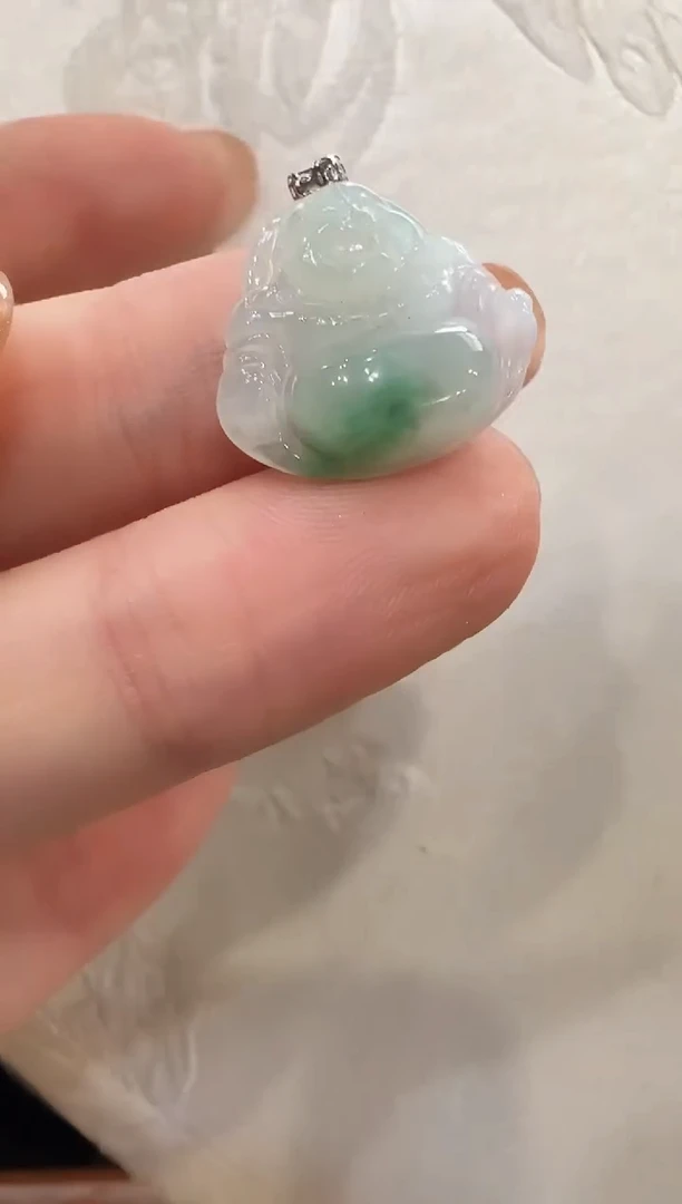 颈饰18K金镶嵌翡翠国风