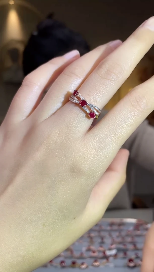 银S925镶嵌手饰红宝石手饰