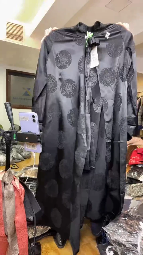 袍子       S码         100斤   （长款）