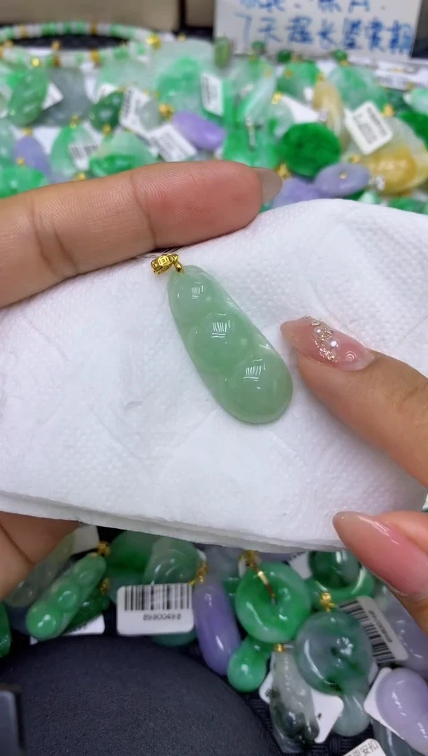 颈饰未镶嵌翡翠天然缅甸A货翡翠