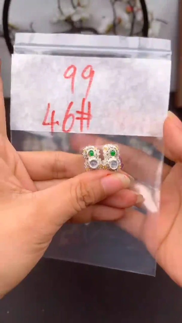 定制翡翠未镶嵌?****?缅甸天然A货翡翠拍一发一