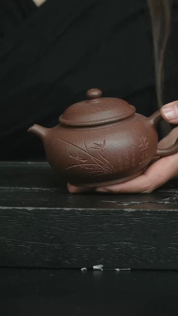 【闪购商品】紫砂茶壶鸡眼紫泥兰刻韵古fyb