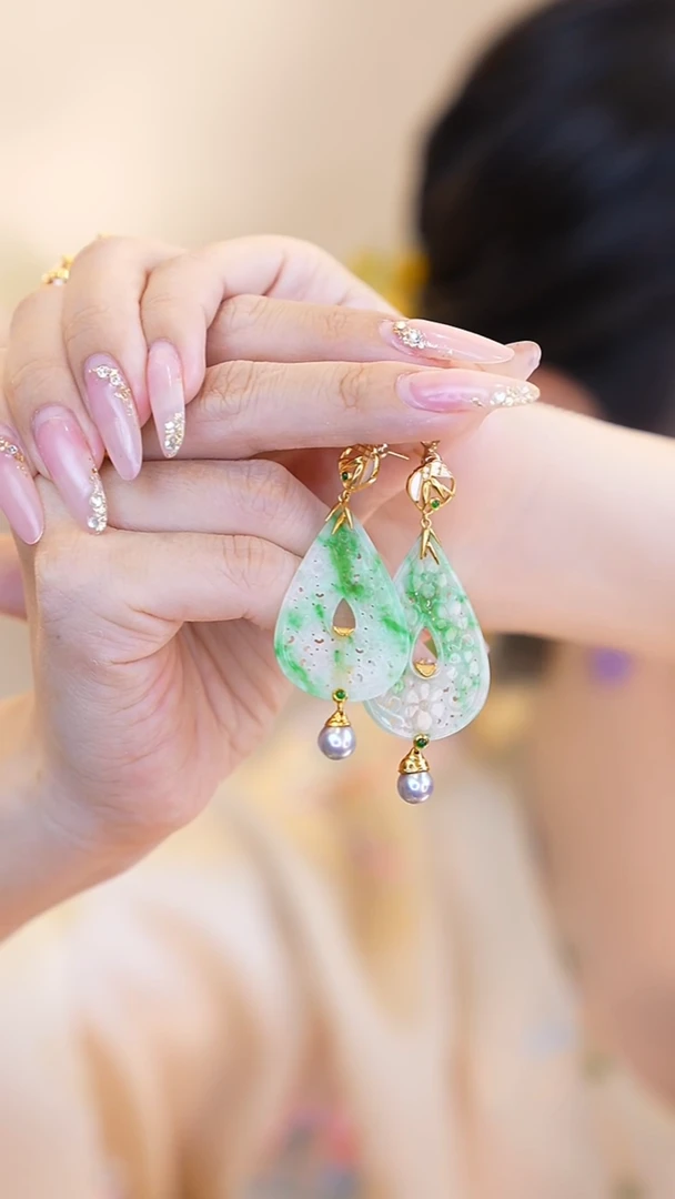 18K金镶嵌翡翠耳坠18K金镶翡翠耳坠ZS