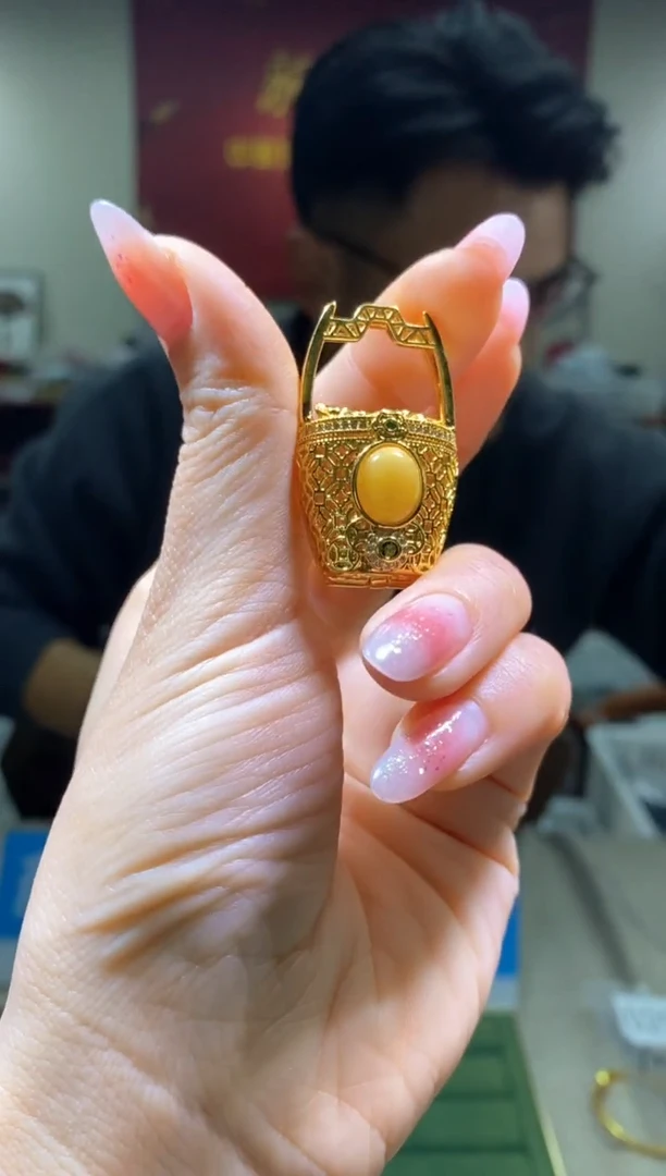 【闪购商品】琥珀颈饰未镶嵌多样性发一件579