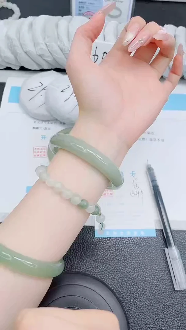 未镶嵌手镯石英质玉70-63