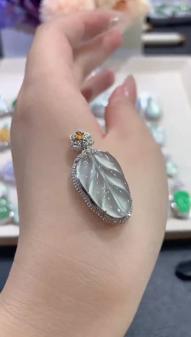 吊坠(不含链)18K金镶嵌翡翠C10