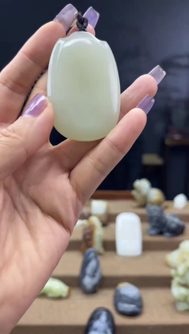 颈饰未镶嵌和田玉1