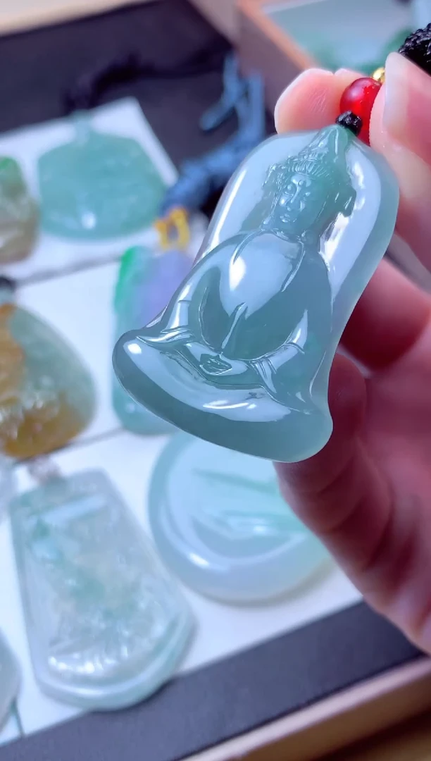 颈饰未镶嵌翡翠天然A货翡翠