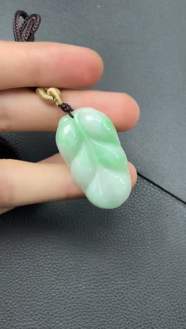 颈饰未镶嵌翡翠叶子