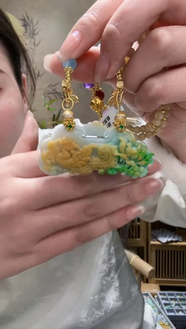 【闪购商品】翡翠颈饰未镶嵌吊坠