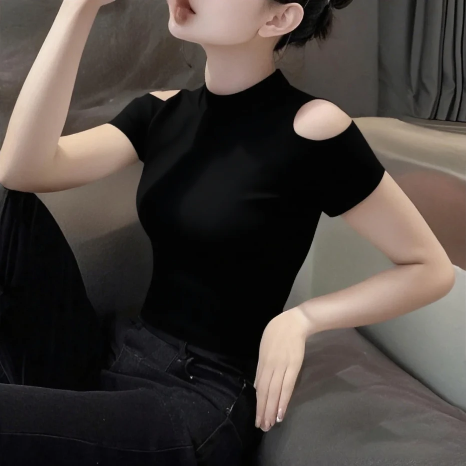 黑色半高领镂空短袖T恤女2025年新款设计感小众露肩紧身短款上衣