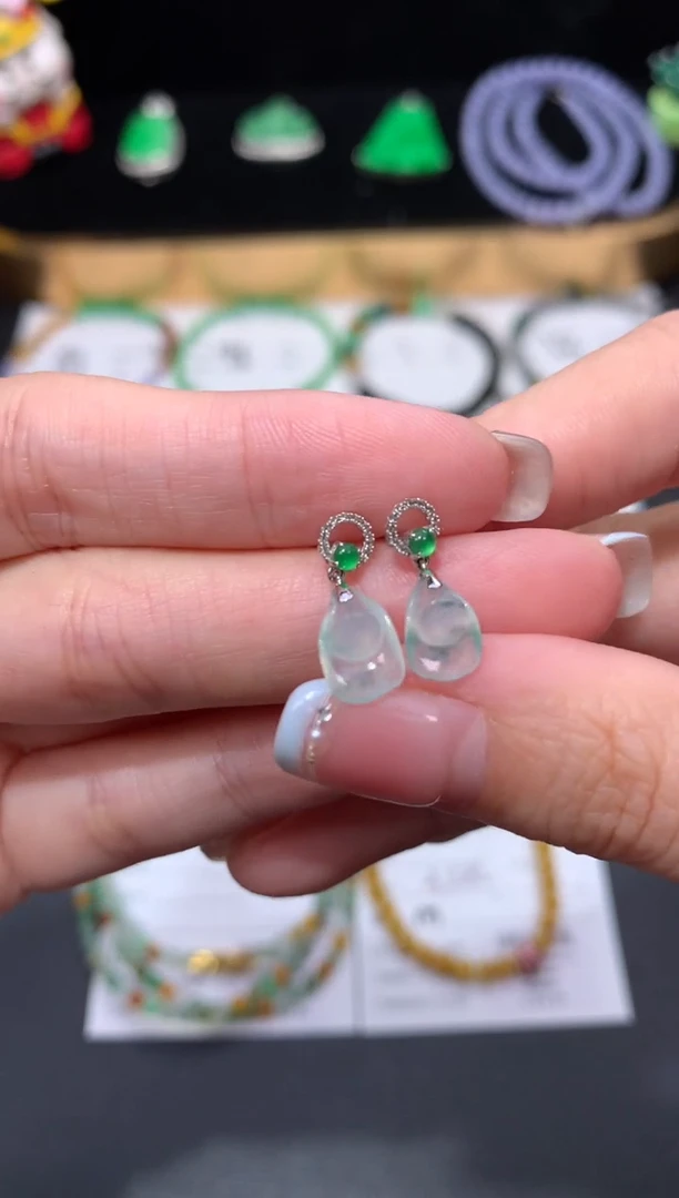 18K金镶嵌定制翡翠48小时鉴赏期 退货不扣服务费