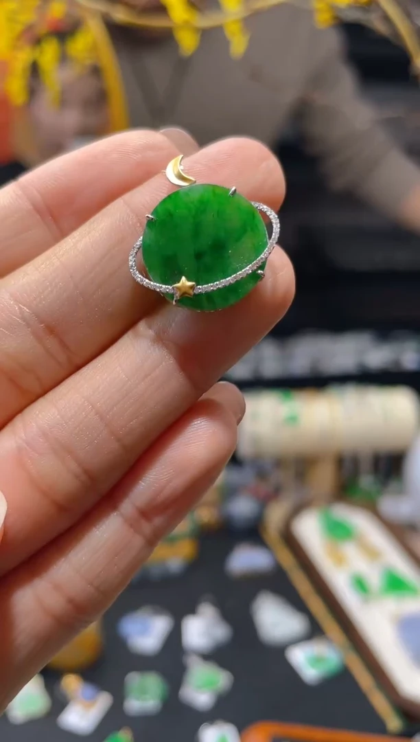 【闪购商品】翡翠颈饰18K金镶嵌假一赔三