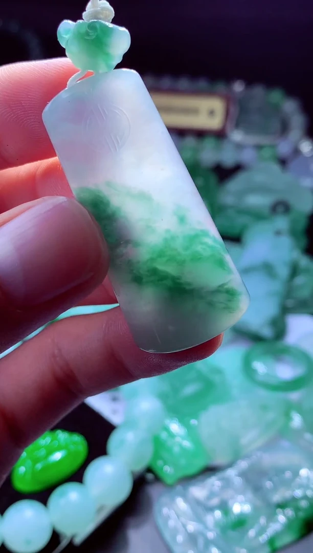 未镶嵌定制翡翠柒*?翡翠毛货定制