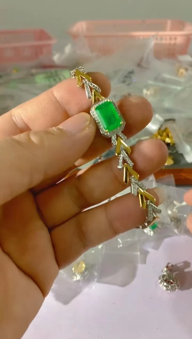 【闪购商品】水晶颈饰银S925镶嵌X300红宝，蓝宝，多样性发一件赠链