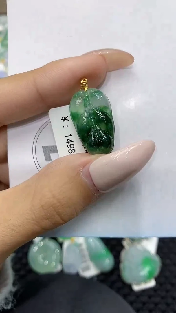 颈饰18K金镶嵌翡翠111111111111