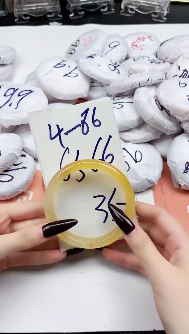 石英质玉手镯未镶嵌4-86