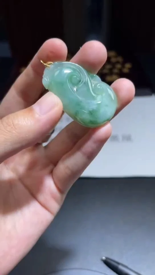 18K金镶嵌挂件翡翠翡翠A货