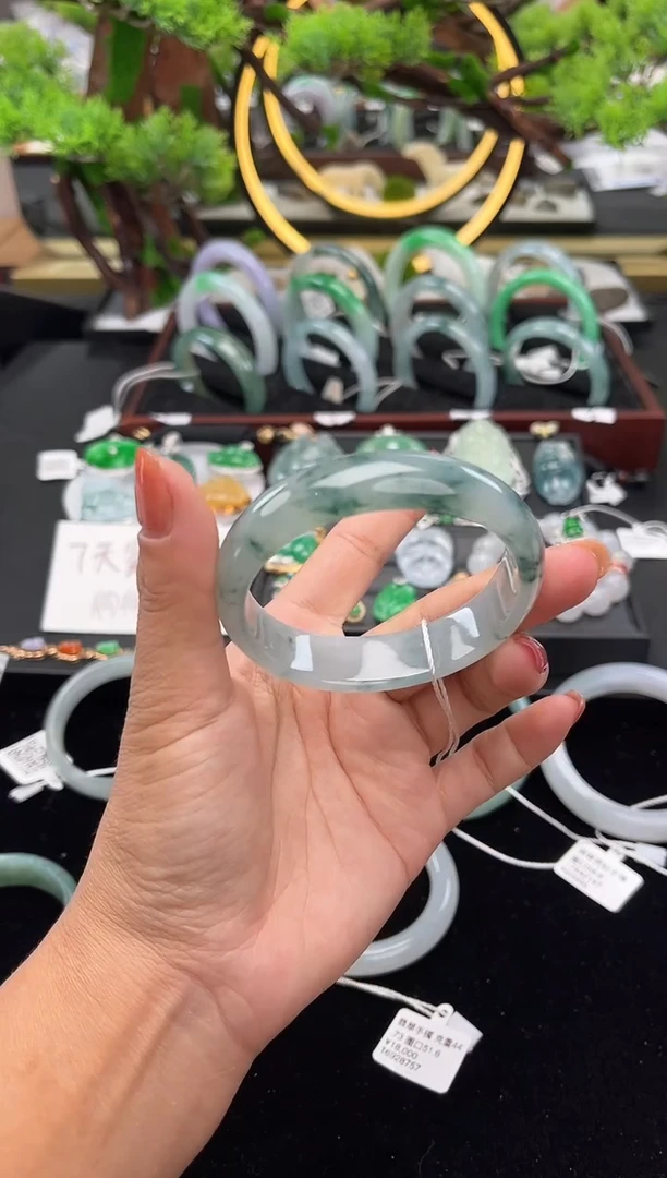 未镶嵌手镯翡翠手镯