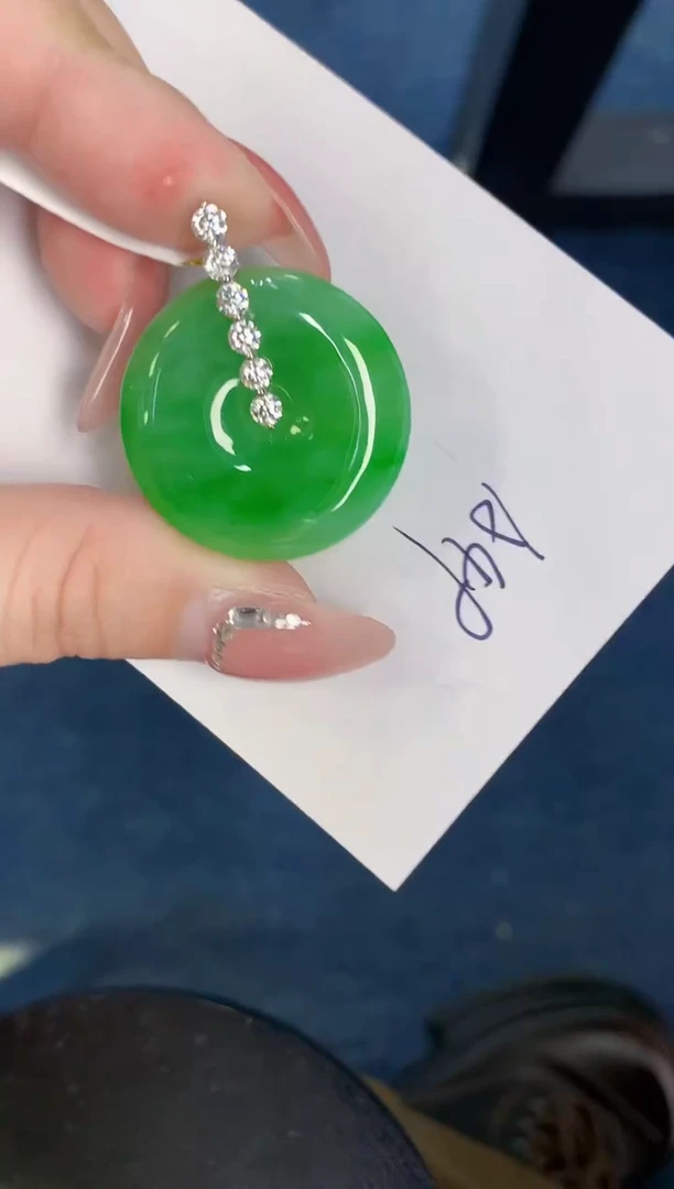 【闪购商品】翡翠颈饰18K金镶嵌000000000