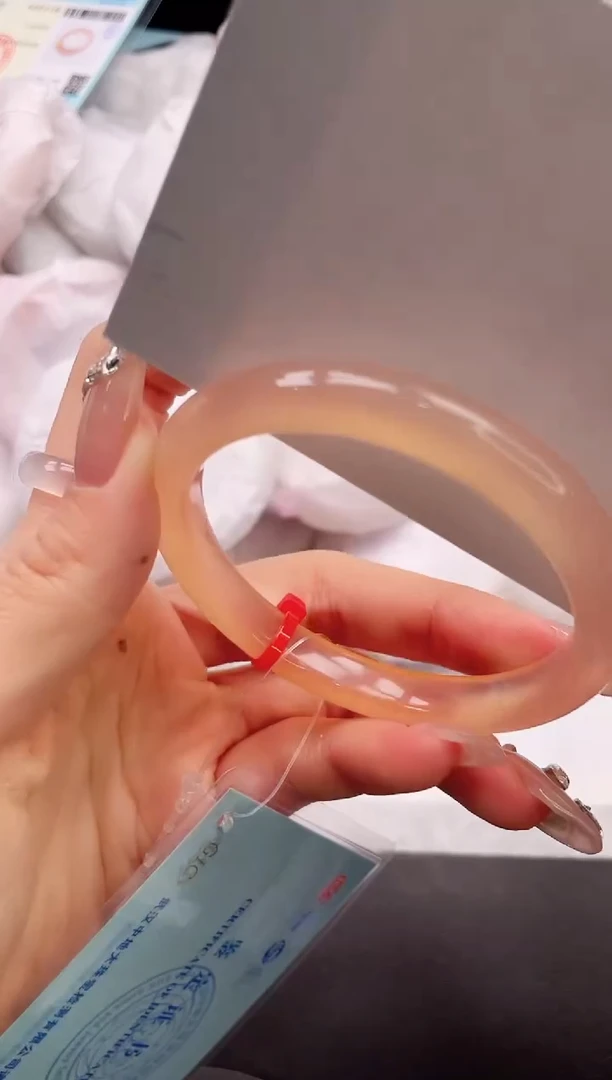 【闪购商品】石英质玉手镯未镶嵌3K295-55