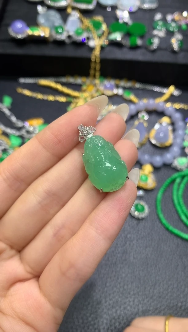 翡翠18K金镶嵌吊坠(不含链)20吊坠不含链