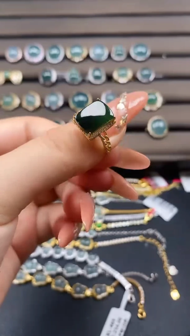 翡翠戒指银S925镶嵌天然翡翠多样性发货