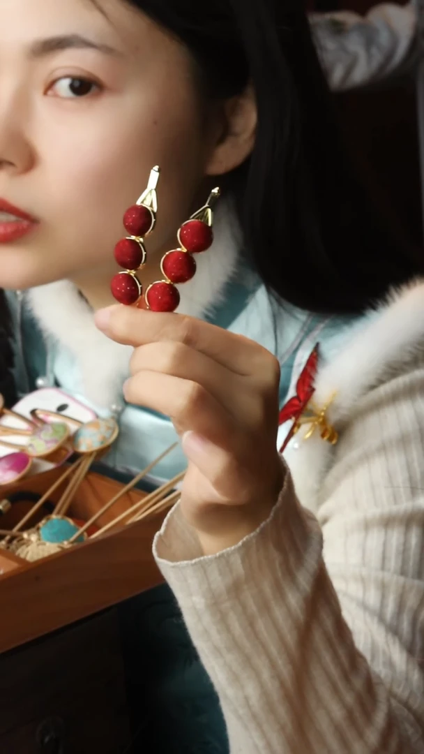 【闪购商品】刺绣纯手工非遗国风饰品一个