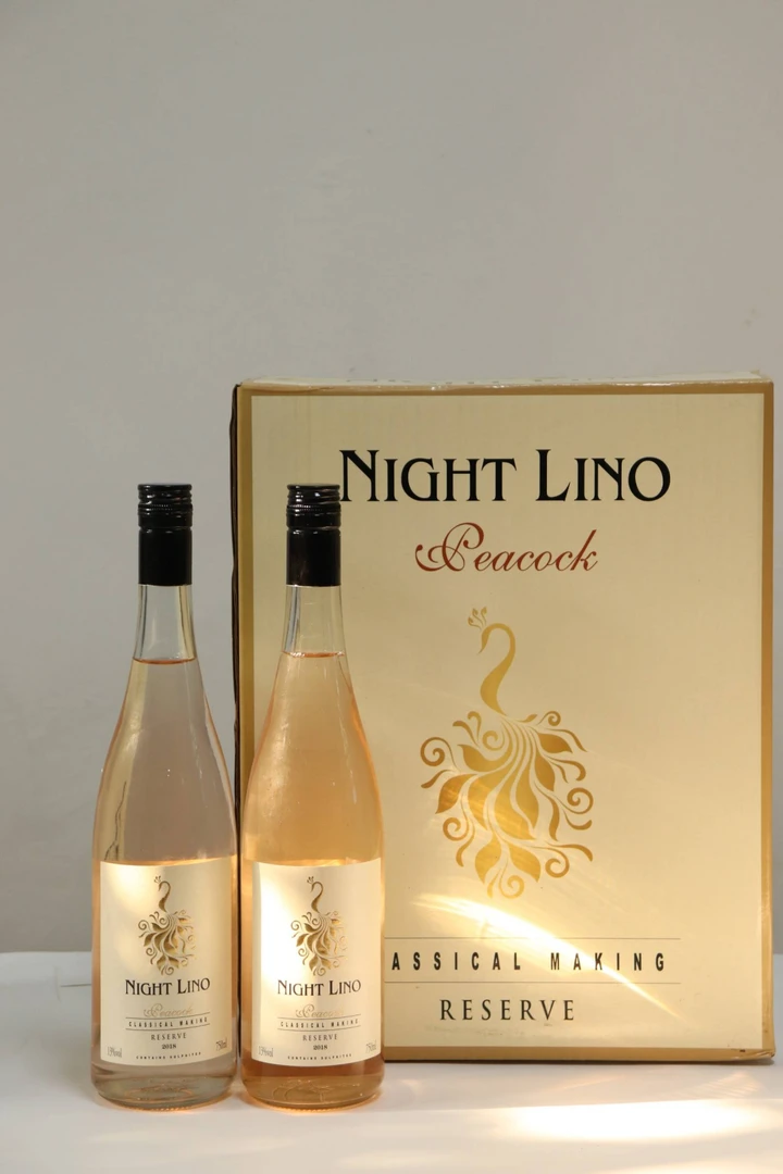 夜莉诺孔雀桃红葡萄酒