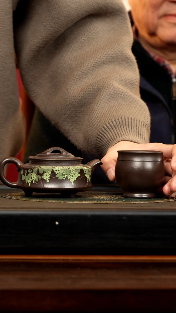 【闪购商品】紫砂茶壶SSH 黑朱泥 祥云如意 260cc
