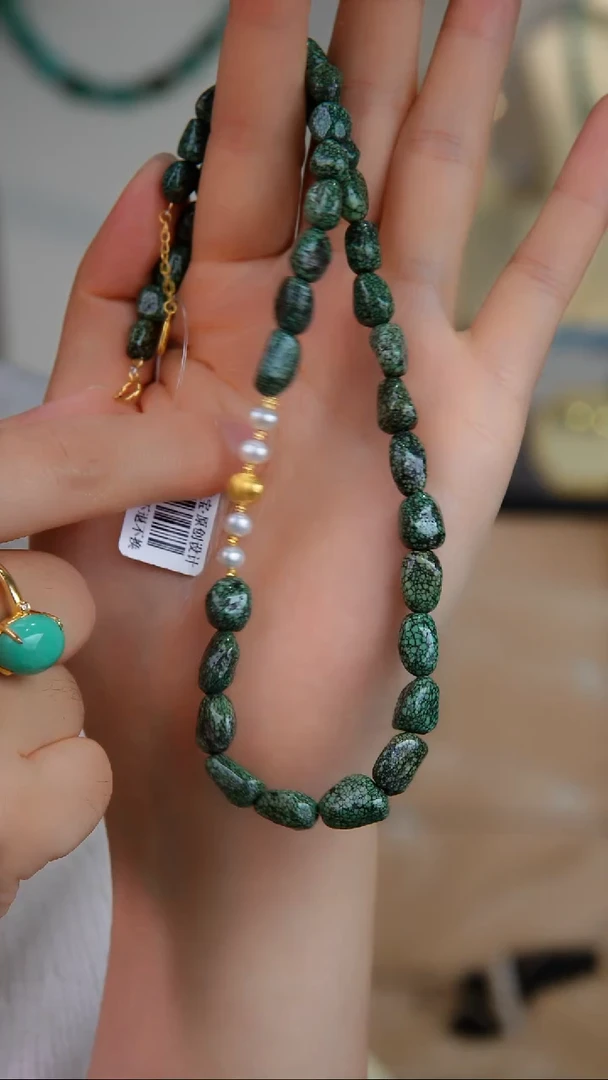 18K金镶嵌绿松石项链1
